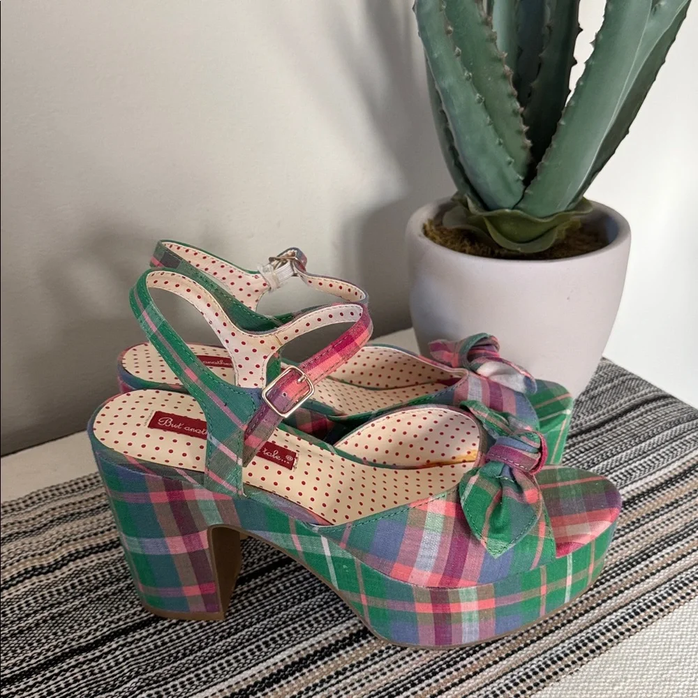 But Another Innocent Tale Plaid Bow Platform Heels‎ Y2K Retro 7.5
